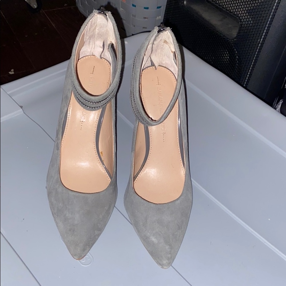 💕SOLD💕 Banana republic grey suede/leather pumps